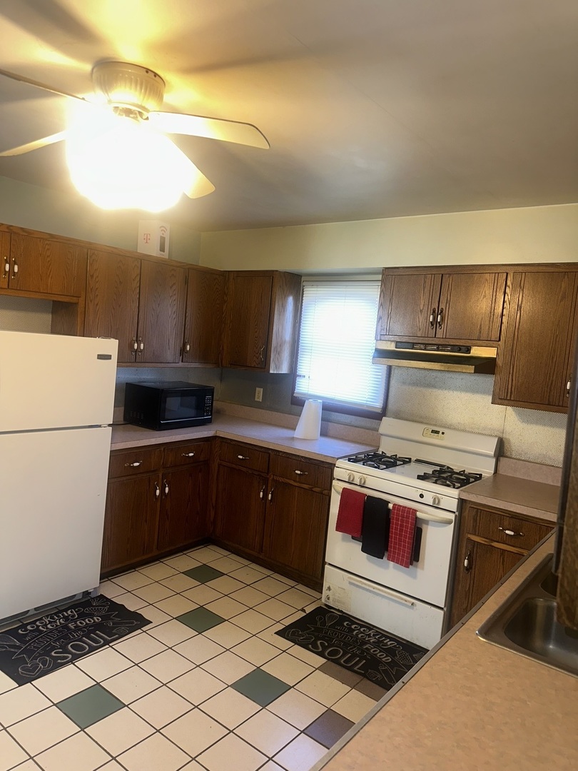 108 E Webster Street Property Photo 5