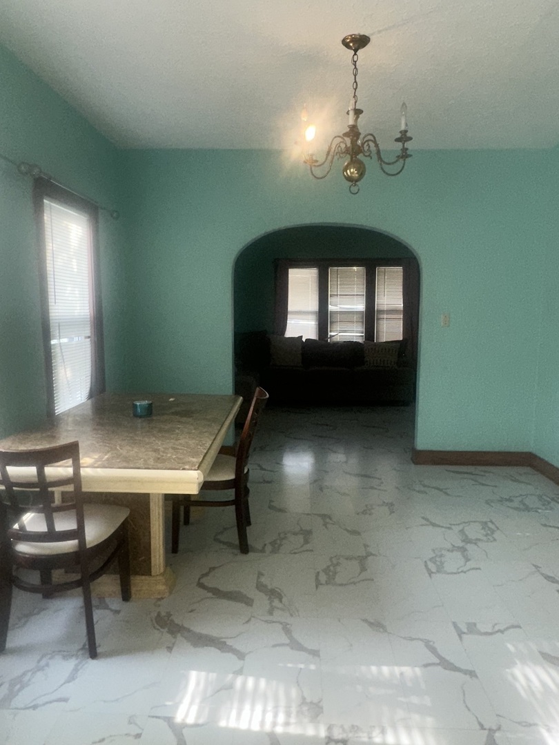 108 E Webster Street Property Photo 6