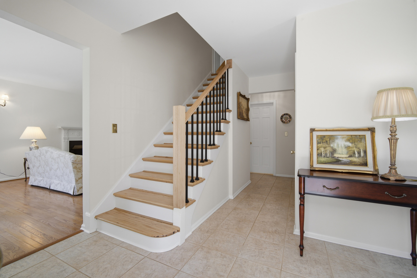 6 Londonderry Lane Property Photo 3