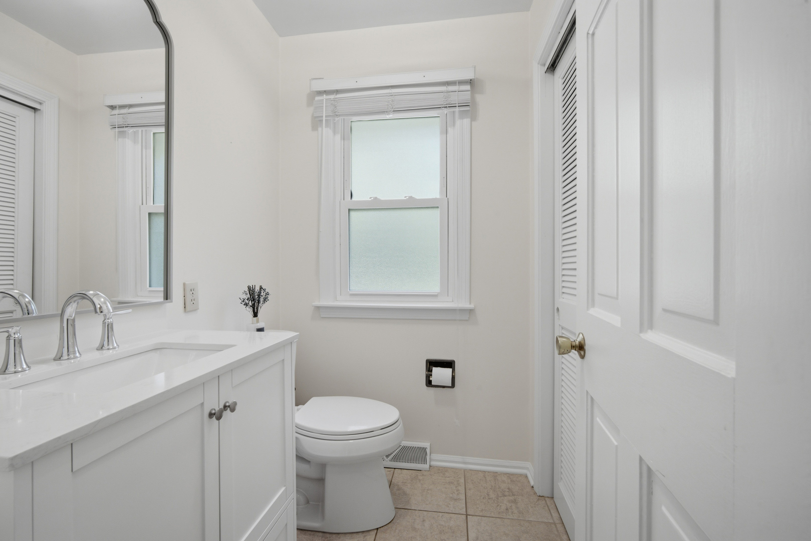 6 Londonderry Lane Property Photo 8