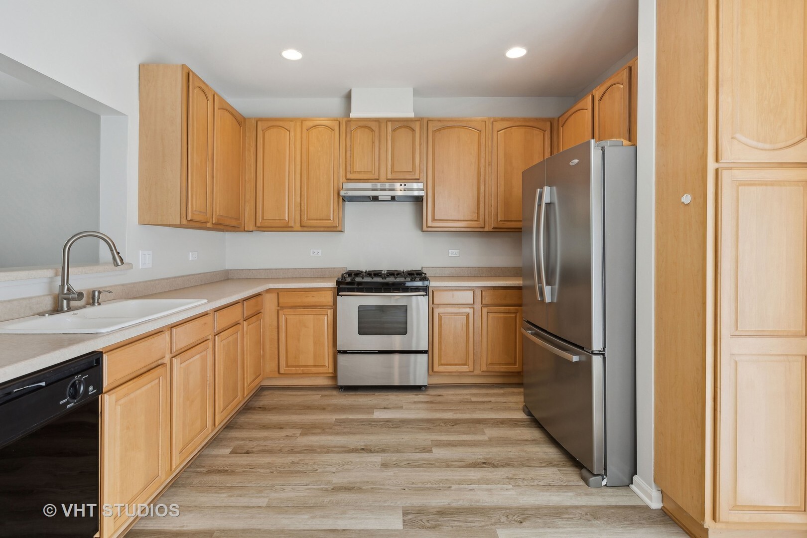 2222 Daybreak Drive Property Photo 8