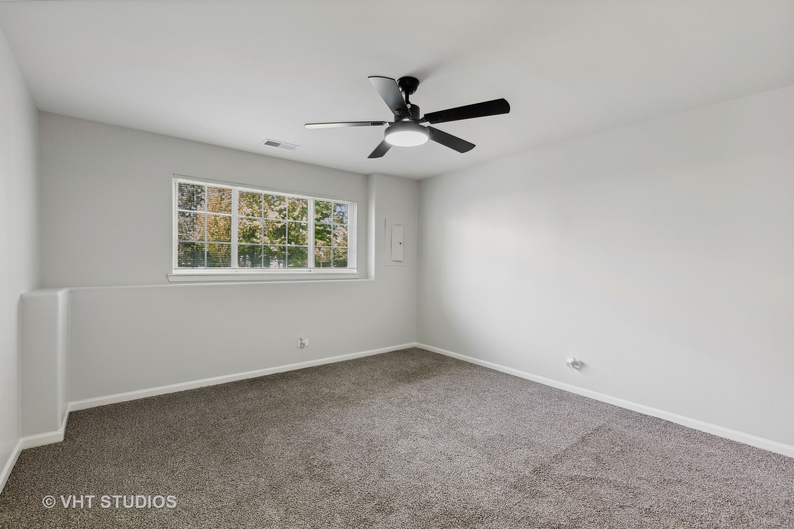 2222 Daybreak Drive Property Photo 10