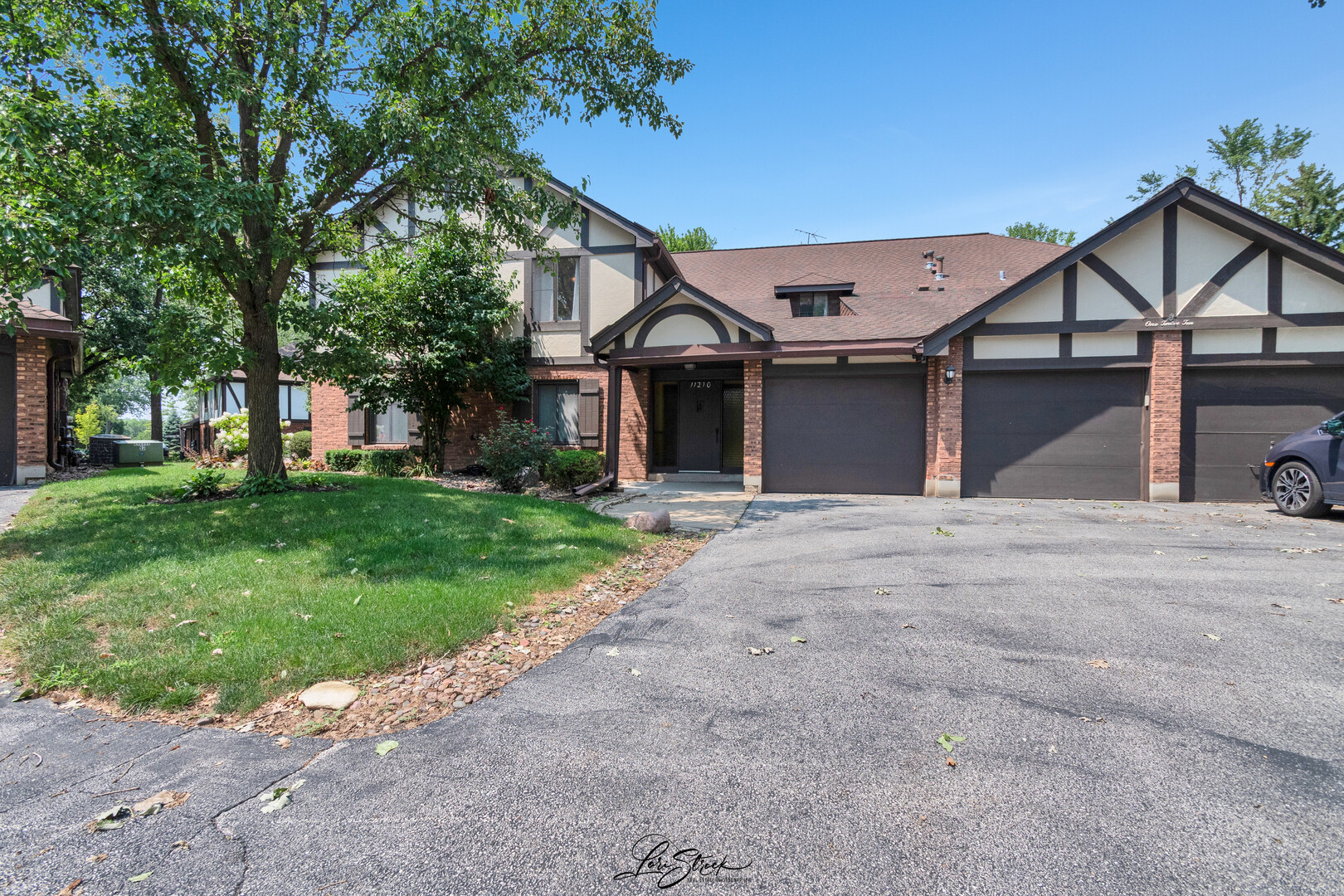11210 S Cherry Court 52d Property Photo 1