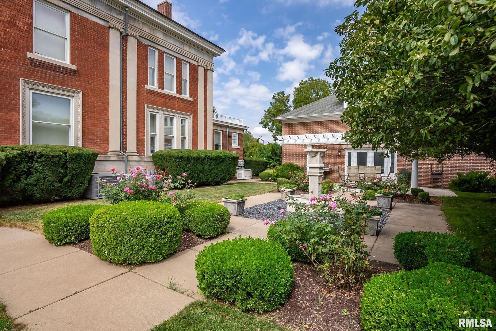1446 Clay Street Property Photo 2