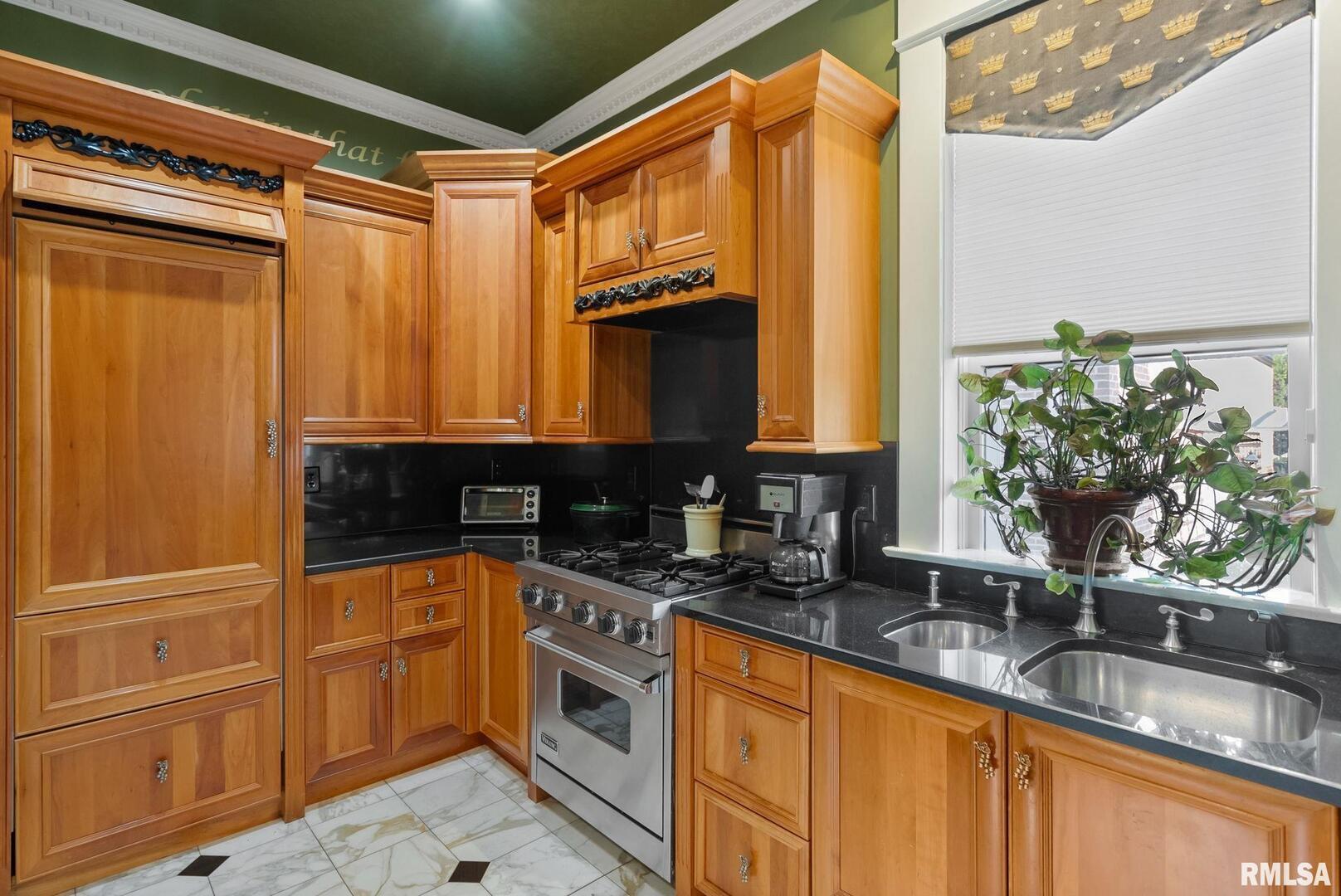 1446 Clay Street Property Photo 15