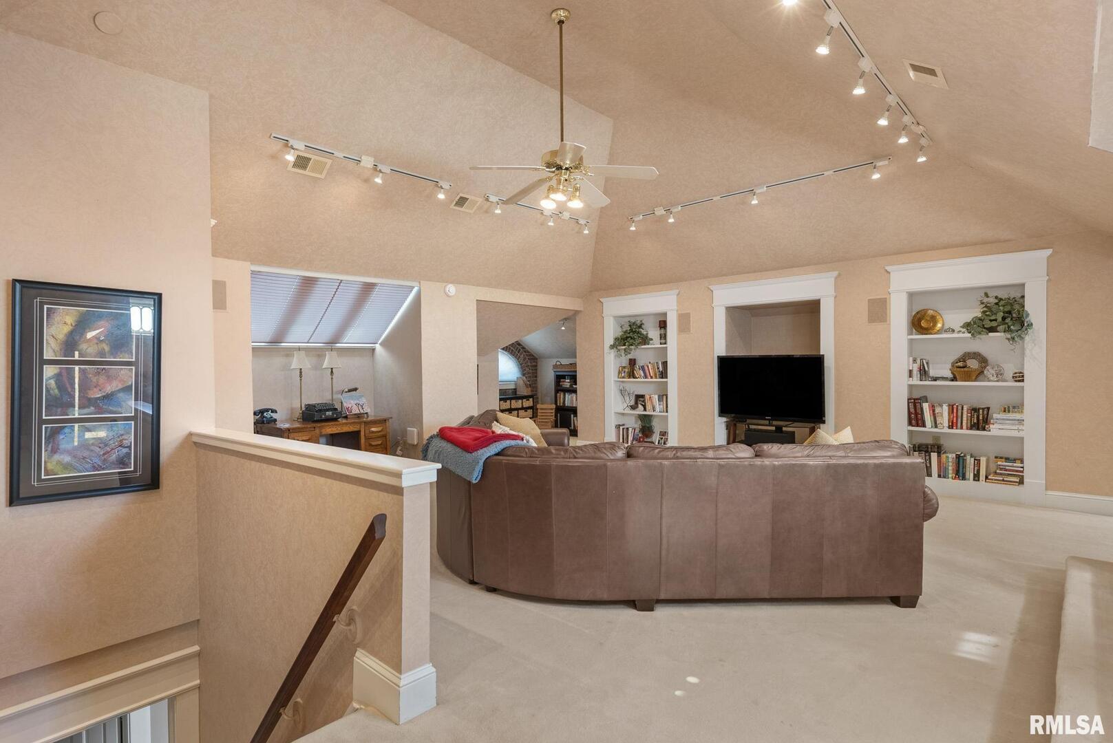 1446 Clay Street Property Photo 32