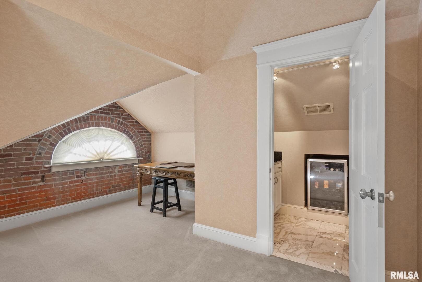 1446 Clay Street Property Photo 33