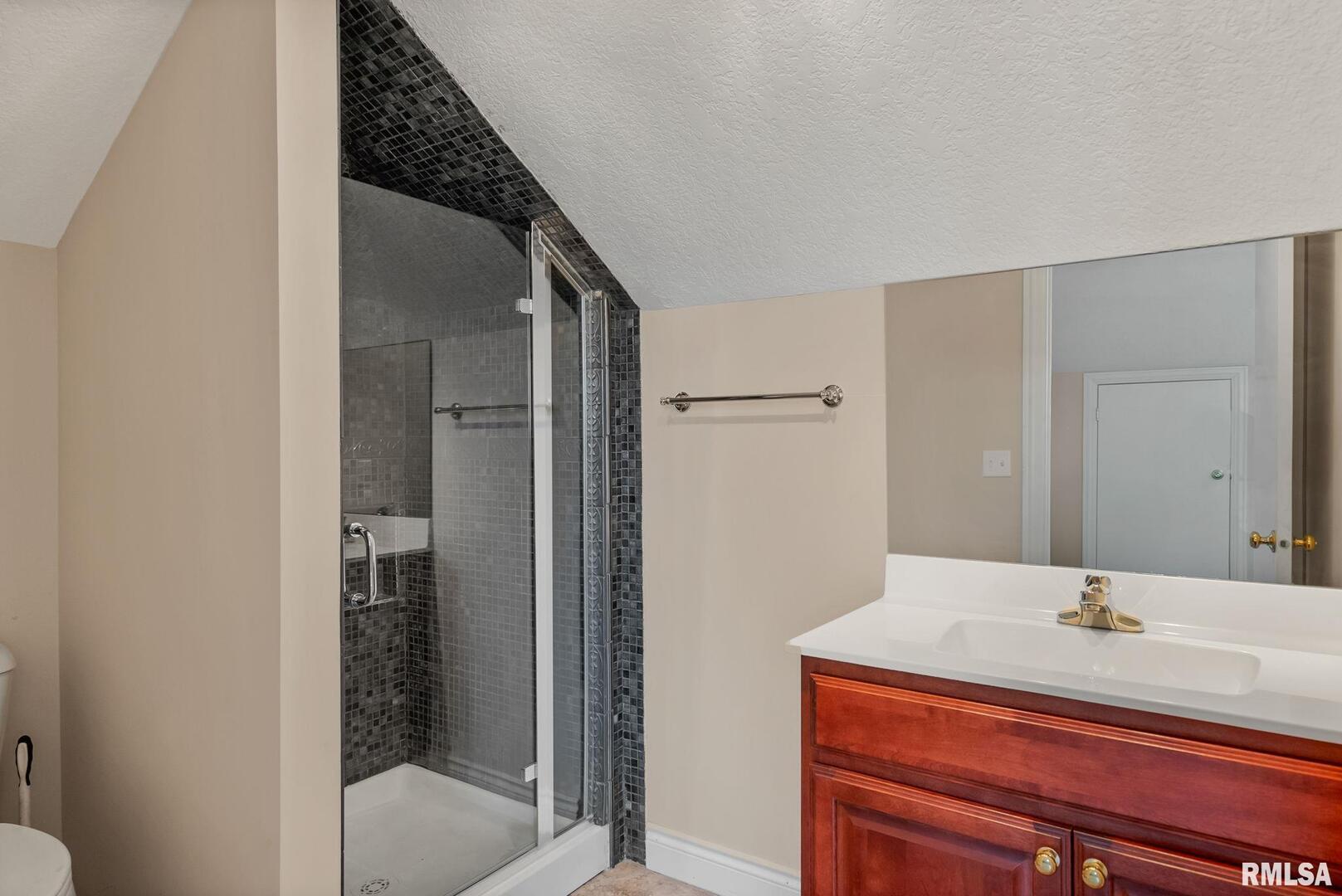 1446 Clay Street Property Photo 41