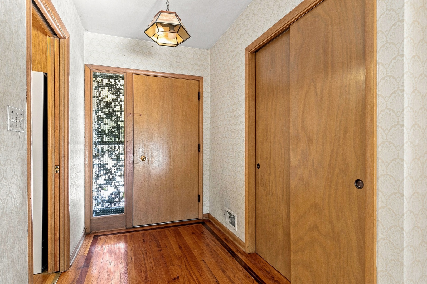 1831 45th Street Property Photo 4