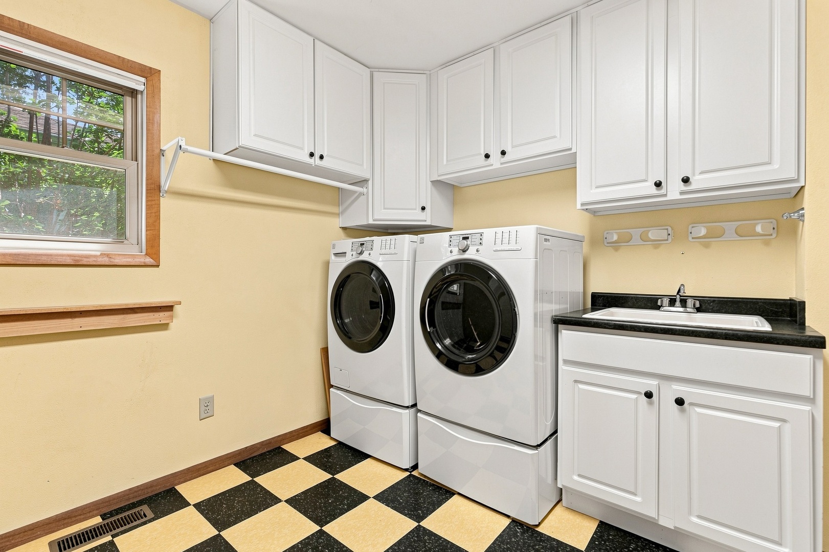 1831 45th Street Property Photo 29