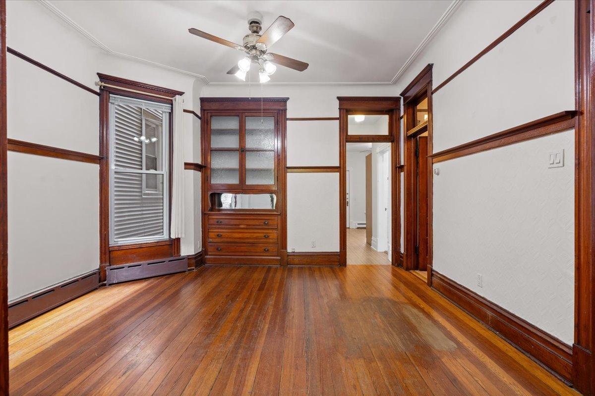 843 W Roscoe Street Property Photo 6