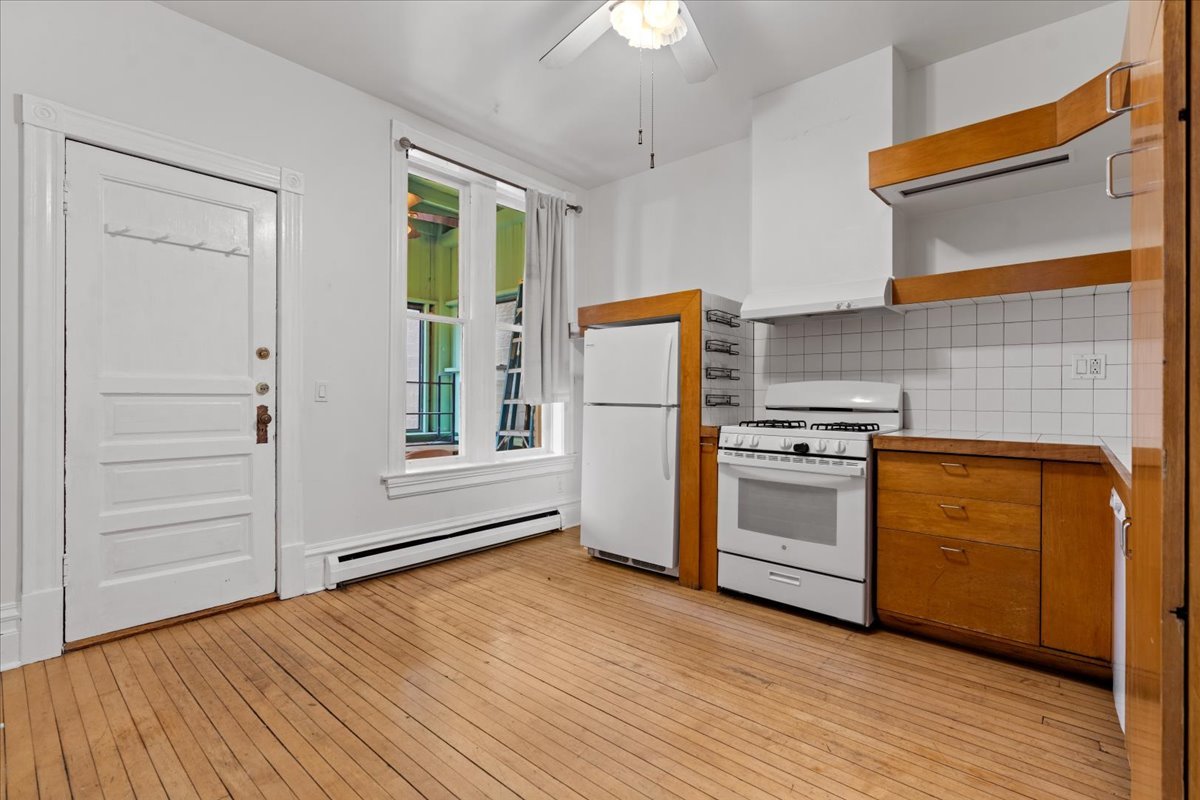 843 W Roscoe Street Property Photo 8