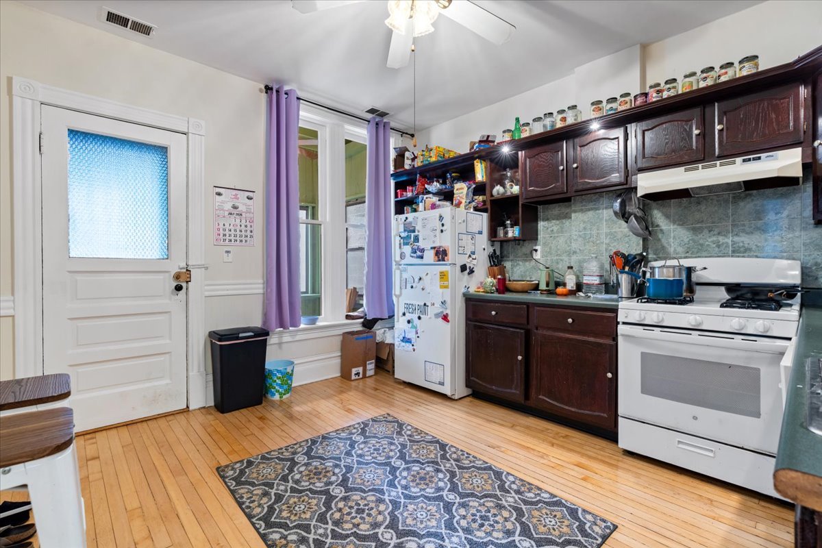 843 W Roscoe Street Property Photo 20