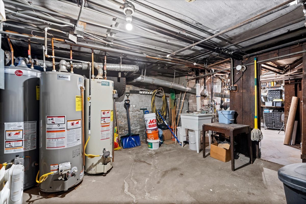 843 W Roscoe Street Property Photo 39