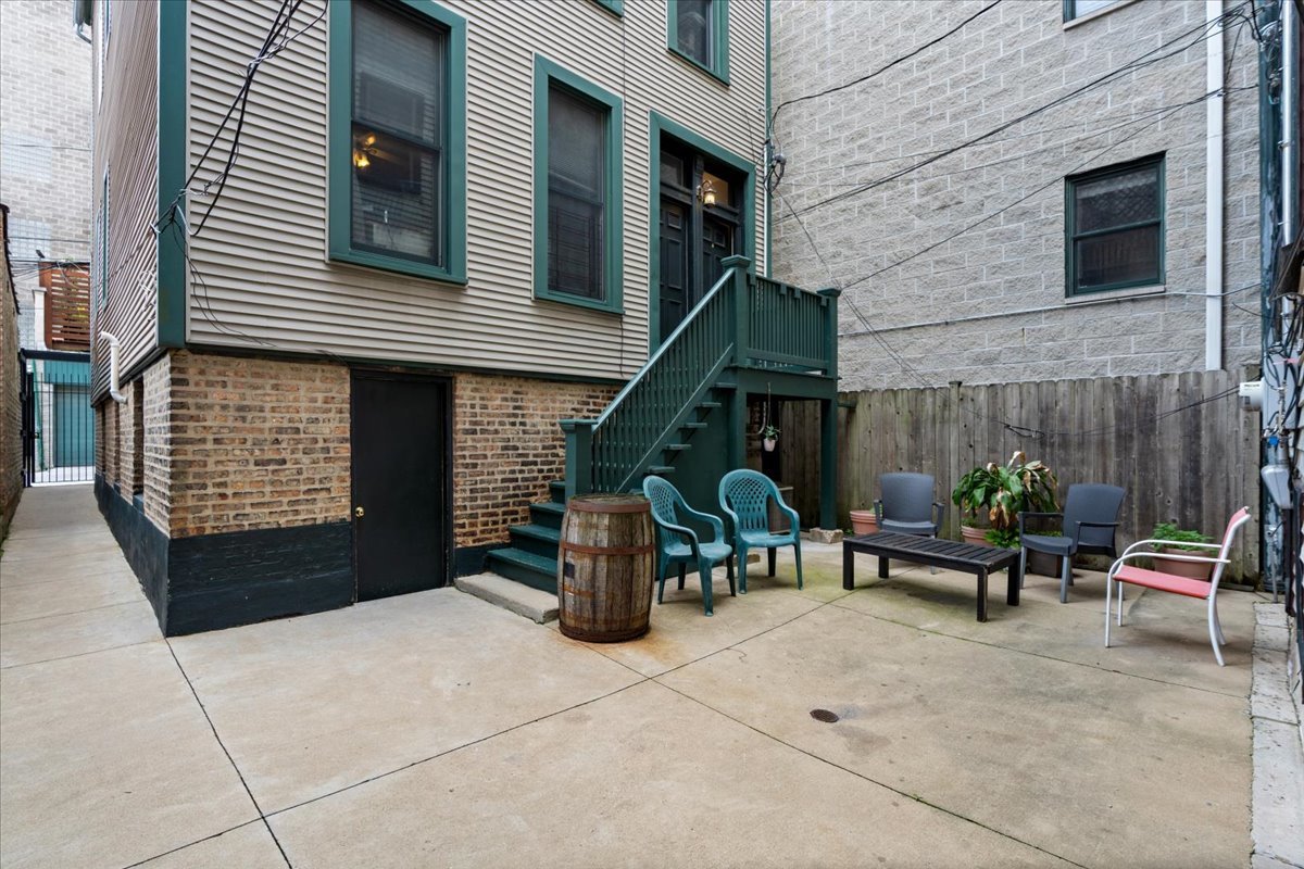 843 W Roscoe Street Property Photo 42