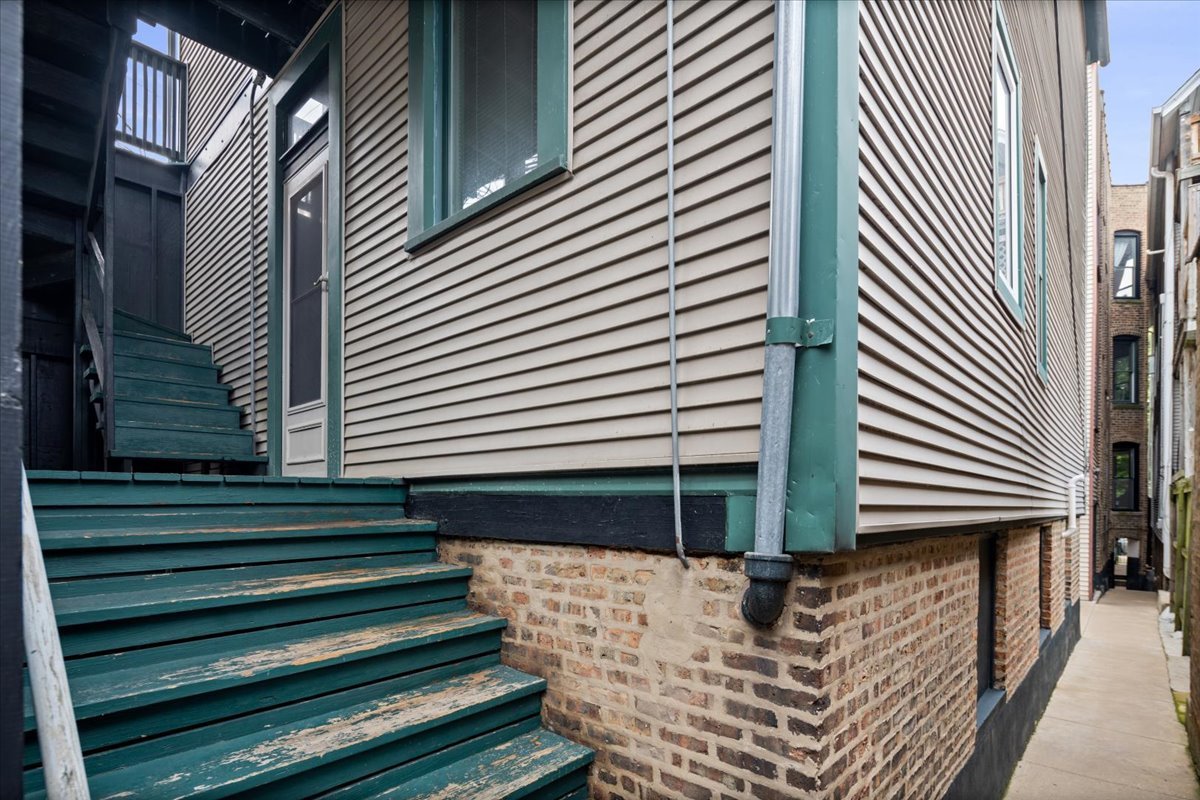 843 W Roscoe Street Property Photo 44