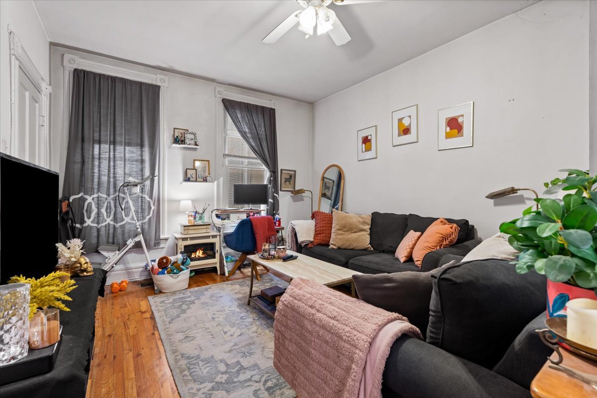 843 W Roscoe Street Property Photo 46
