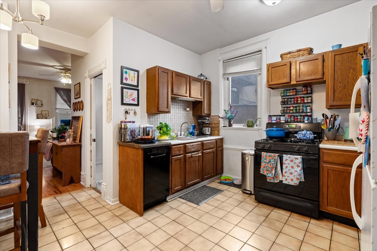 843 W Roscoe Street Property Photo 47