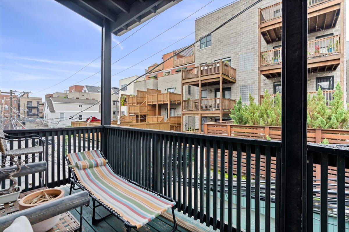 843 W Roscoe Street Property Photo 66