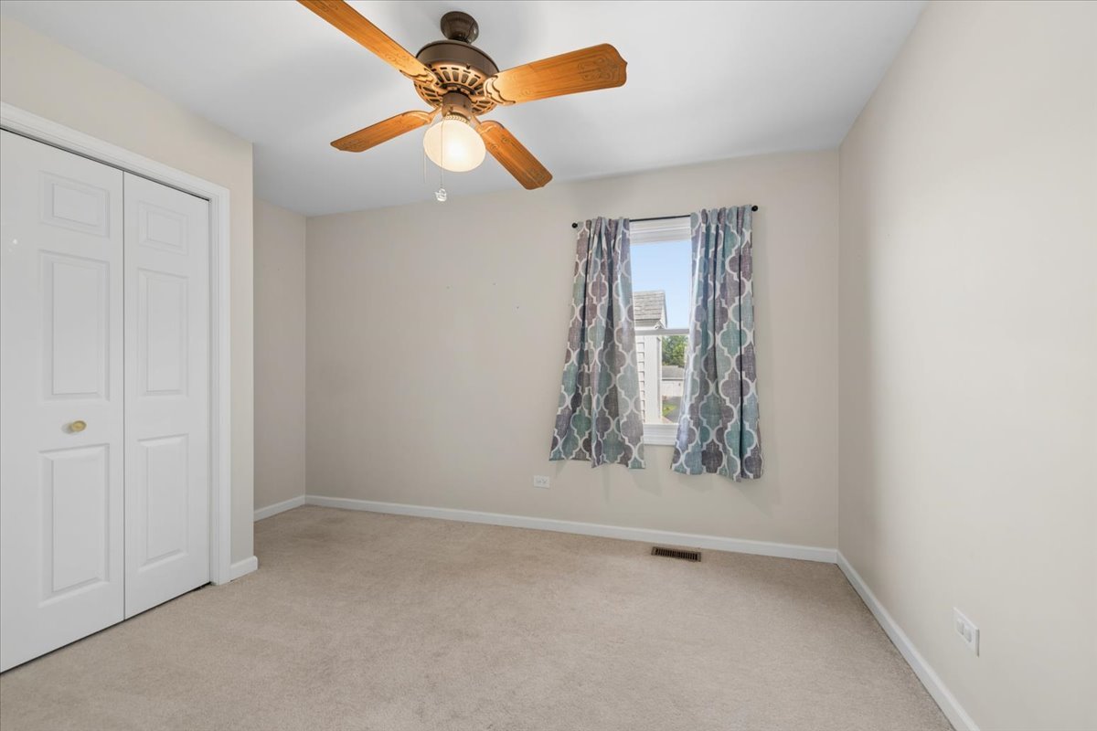 41w610 Silvana Drive Property Photo 24