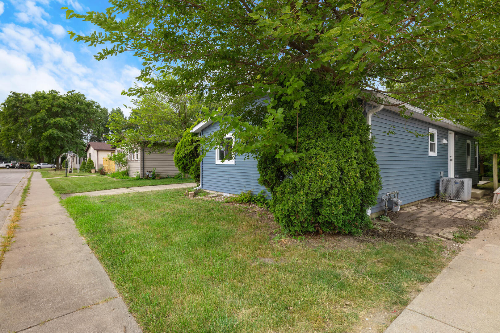1139 W Barry Lane Property Photo 21
