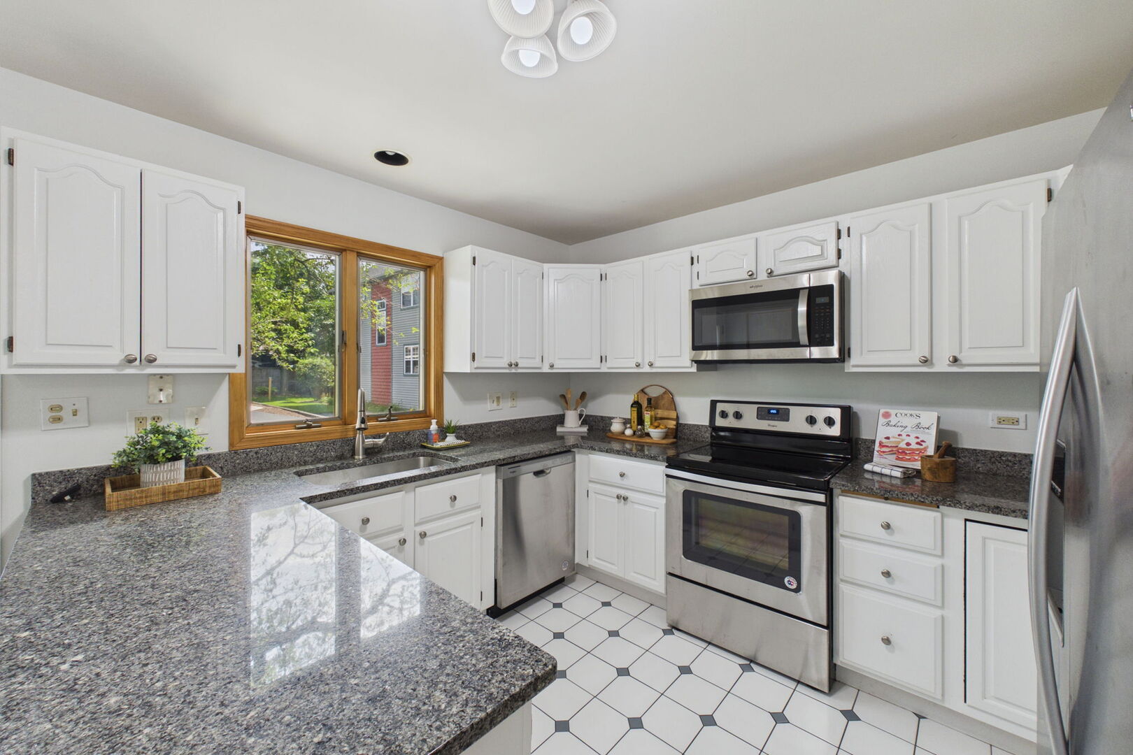 31 N Madison Avenue Property Photo 10