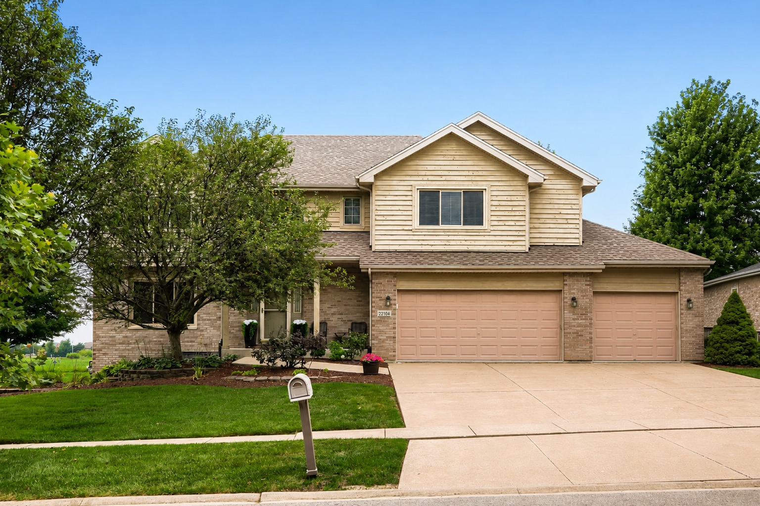 22104 Pembrook Drive Property Photo 1