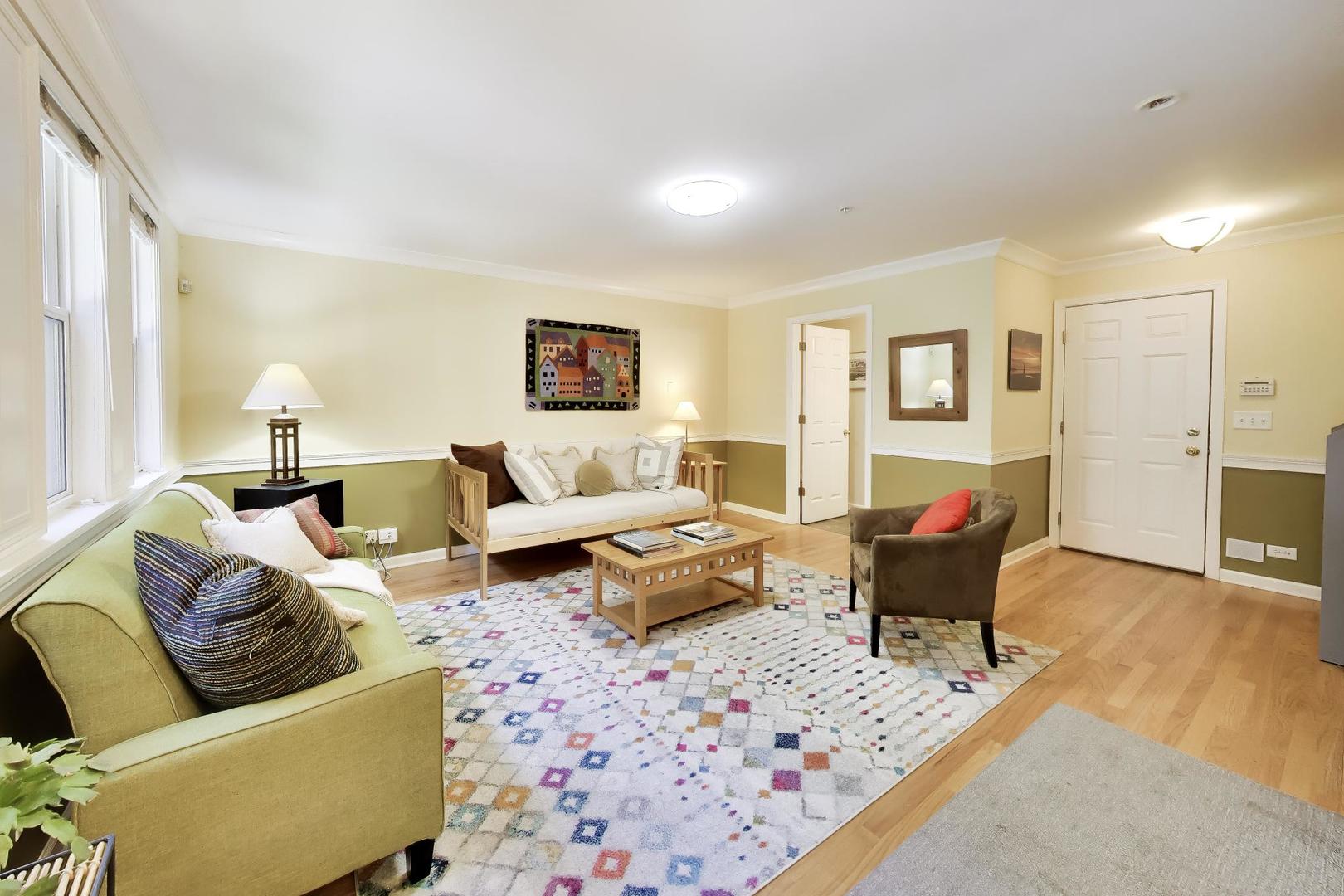 529 Chicago Avenue F Property Photo 2
