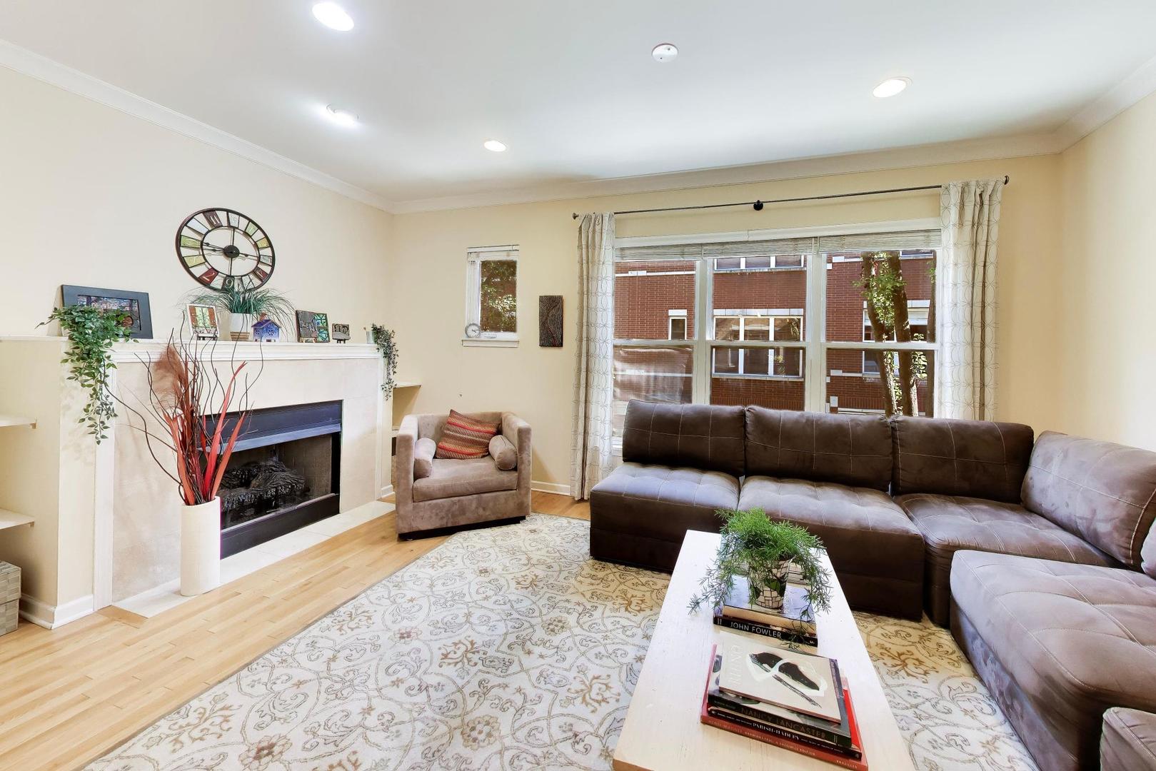 529 Chicago Avenue F Property Photo 6