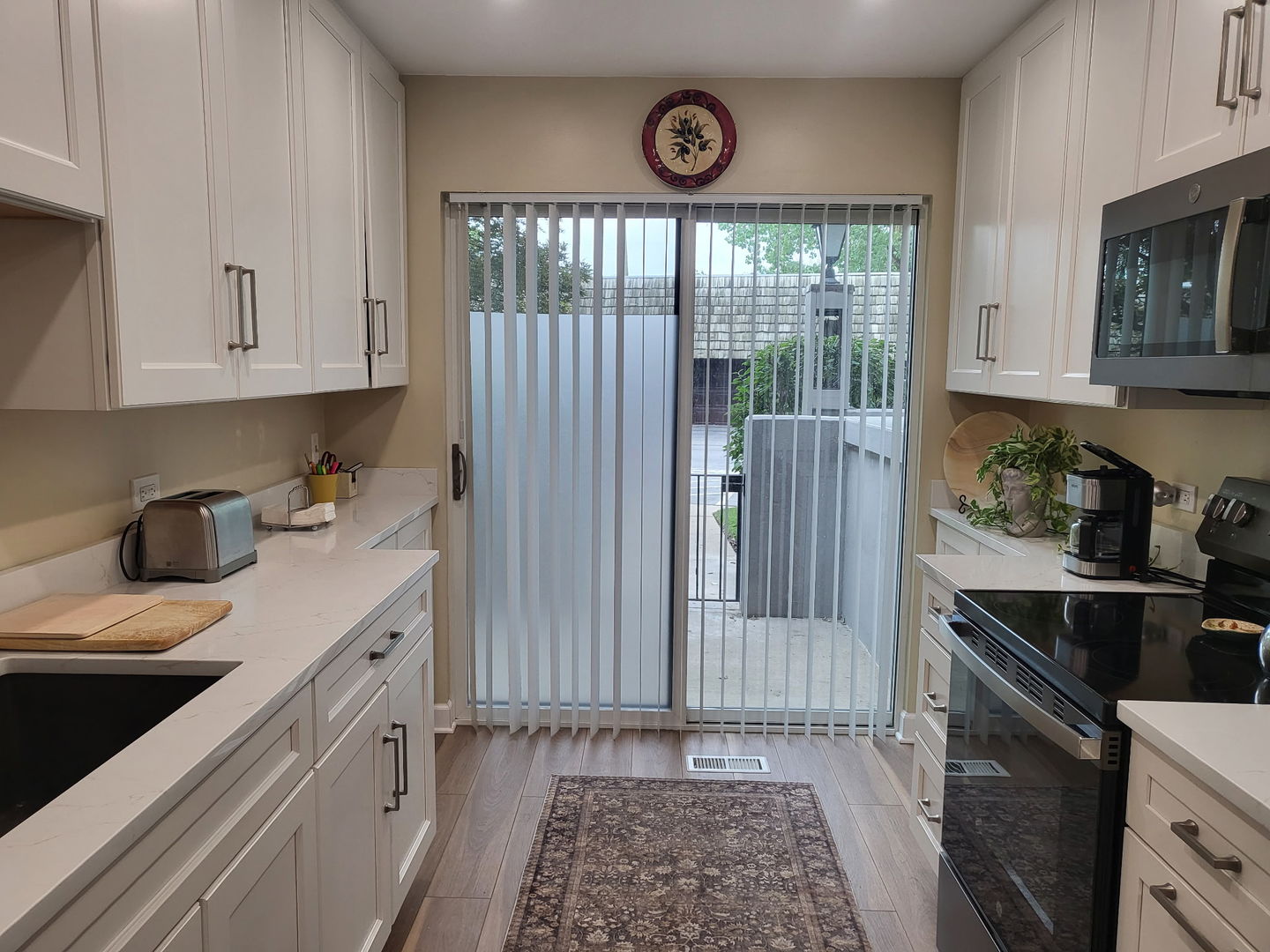 1709 Northfield Square B Property Photo 6