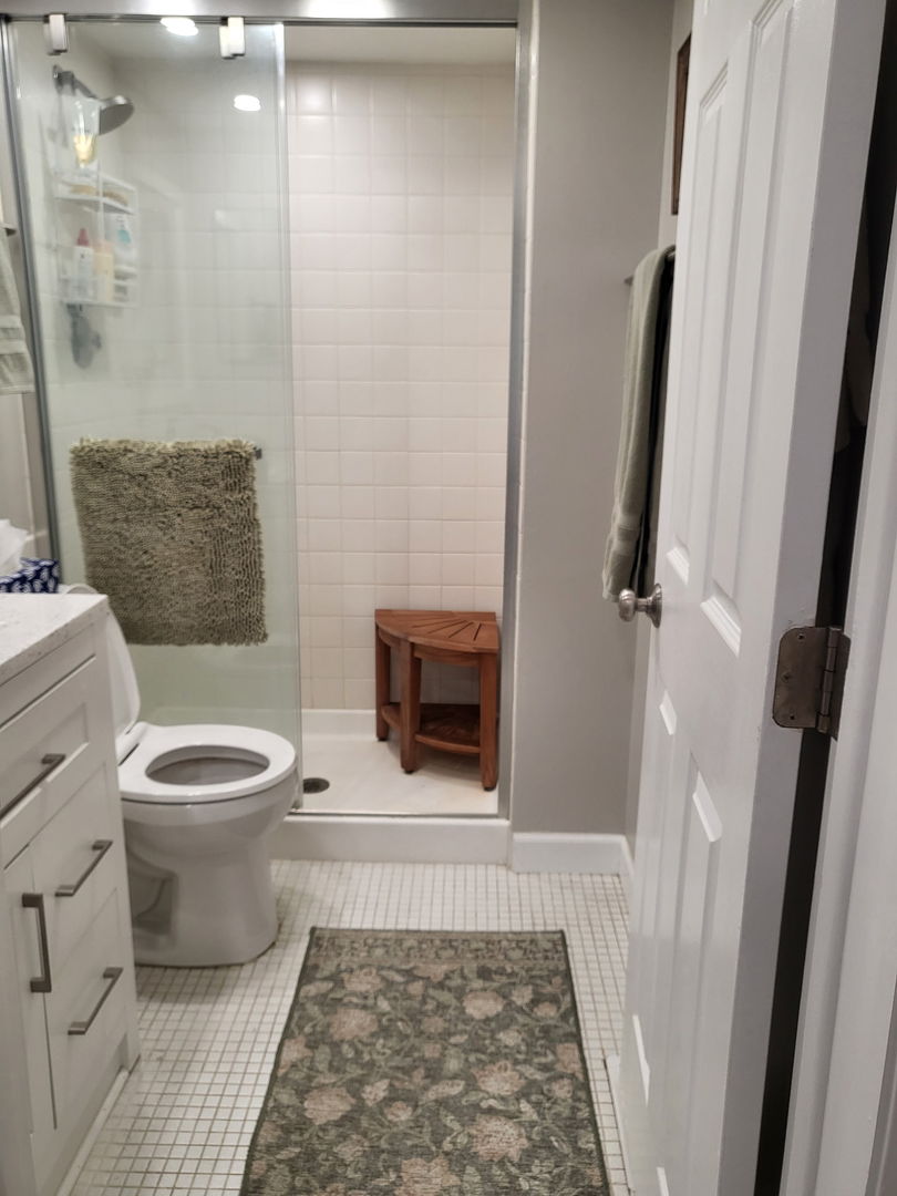 1709 Northfield Square B Property Photo 13