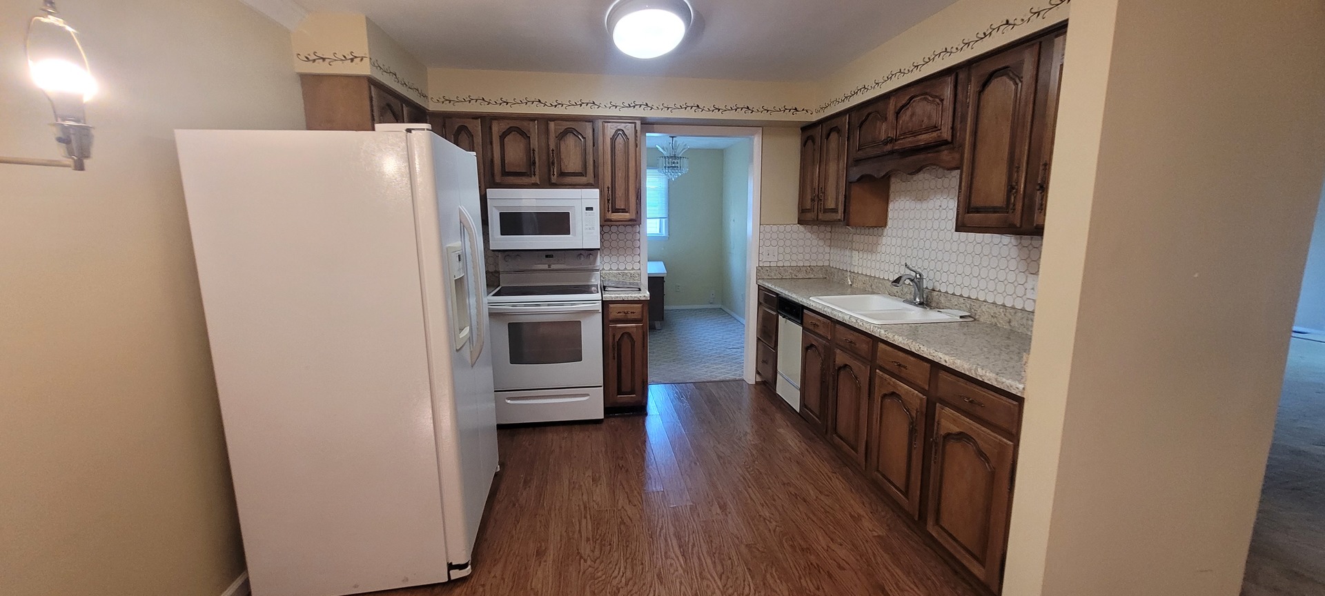 3205 Blackberry Street Property Photo 3
