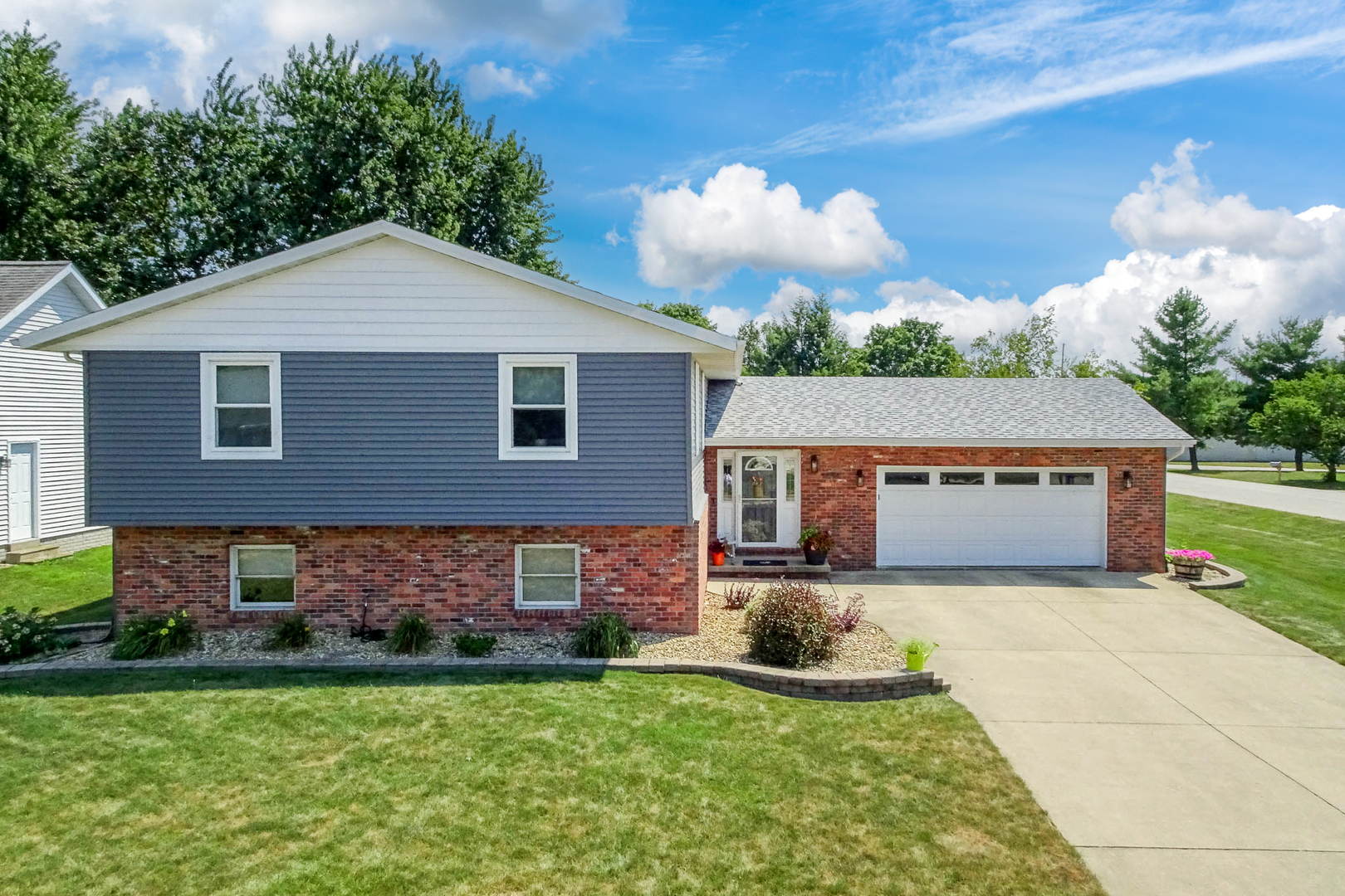 708 Kelley Drive Property Photo 1