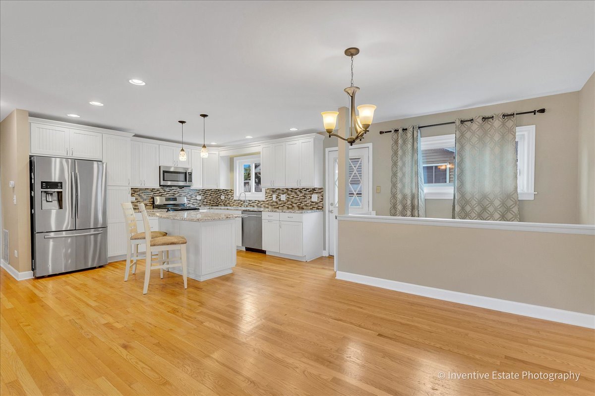 548 S Harvard Avenue Property Photo 6