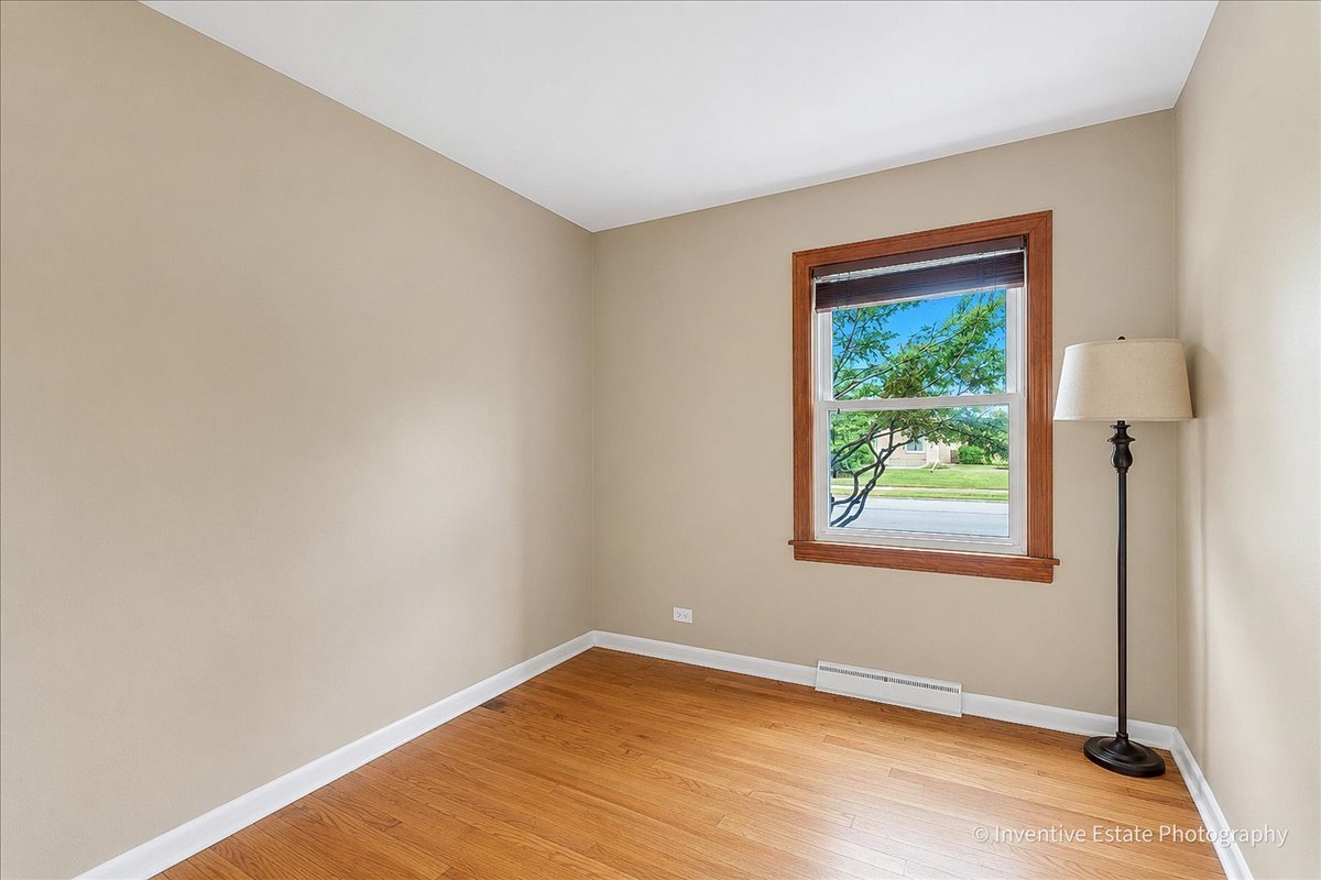 548 S Harvard Avenue Property Photo 9