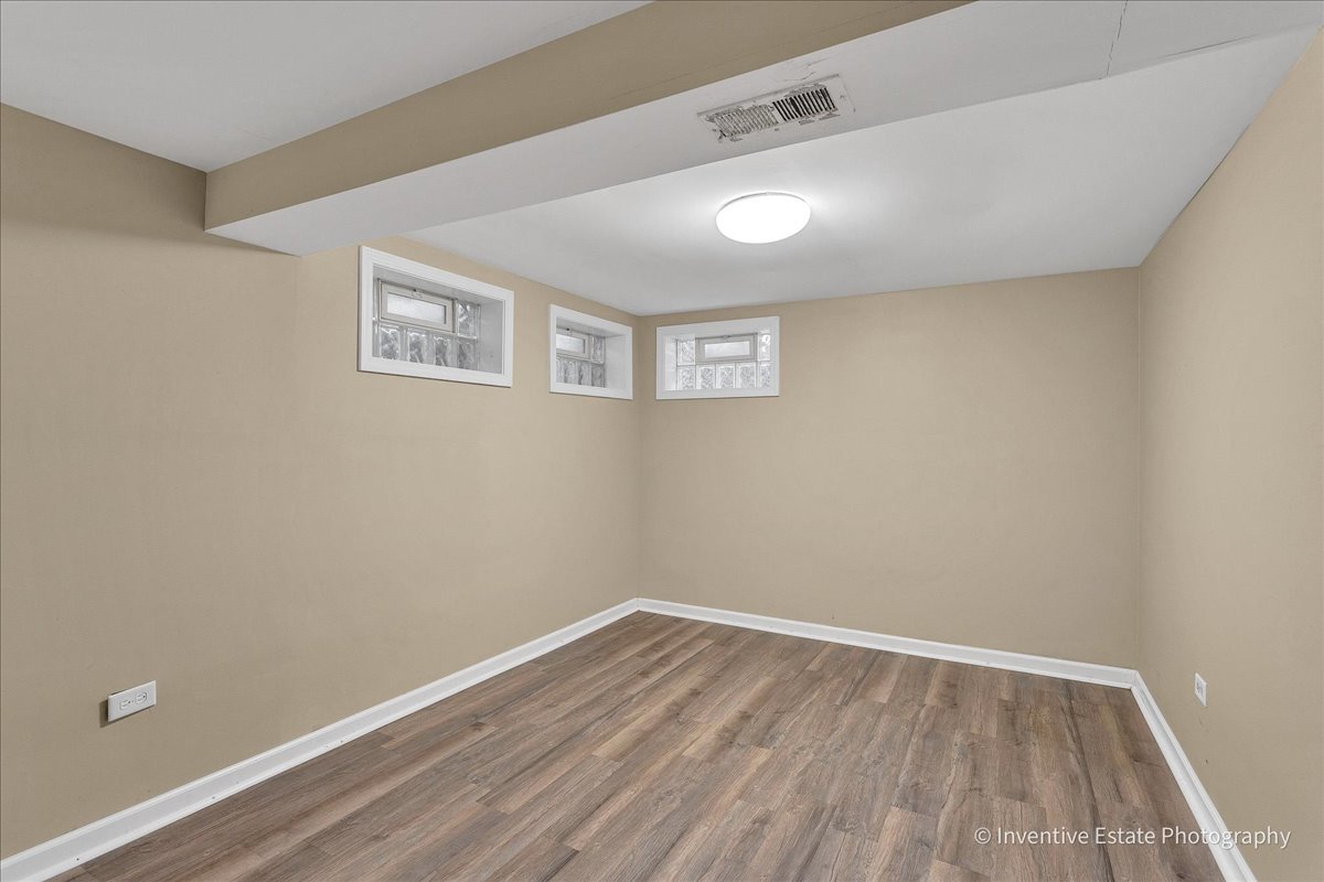 548 S Harvard Avenue Property Photo 14