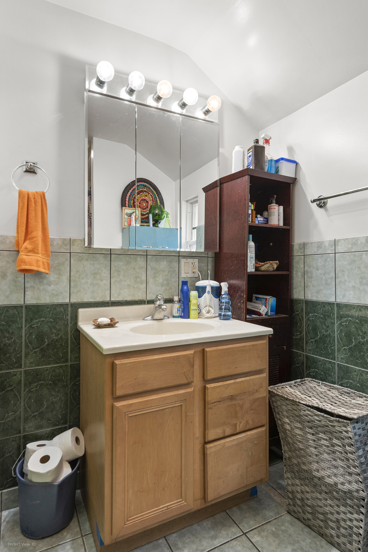 3106 N Sawyer Avenue Property Photo 9