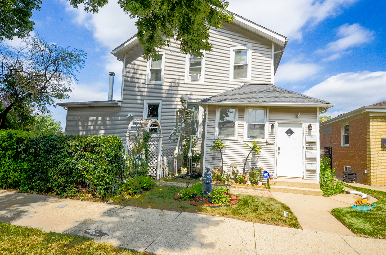 5459 N Lovejoy Avenue Property Photo 1