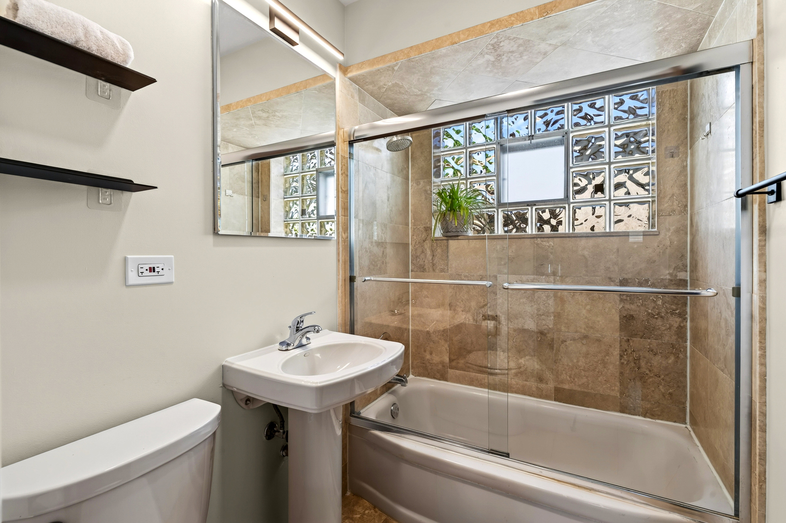 1050 Cedar Street Property Photo 19