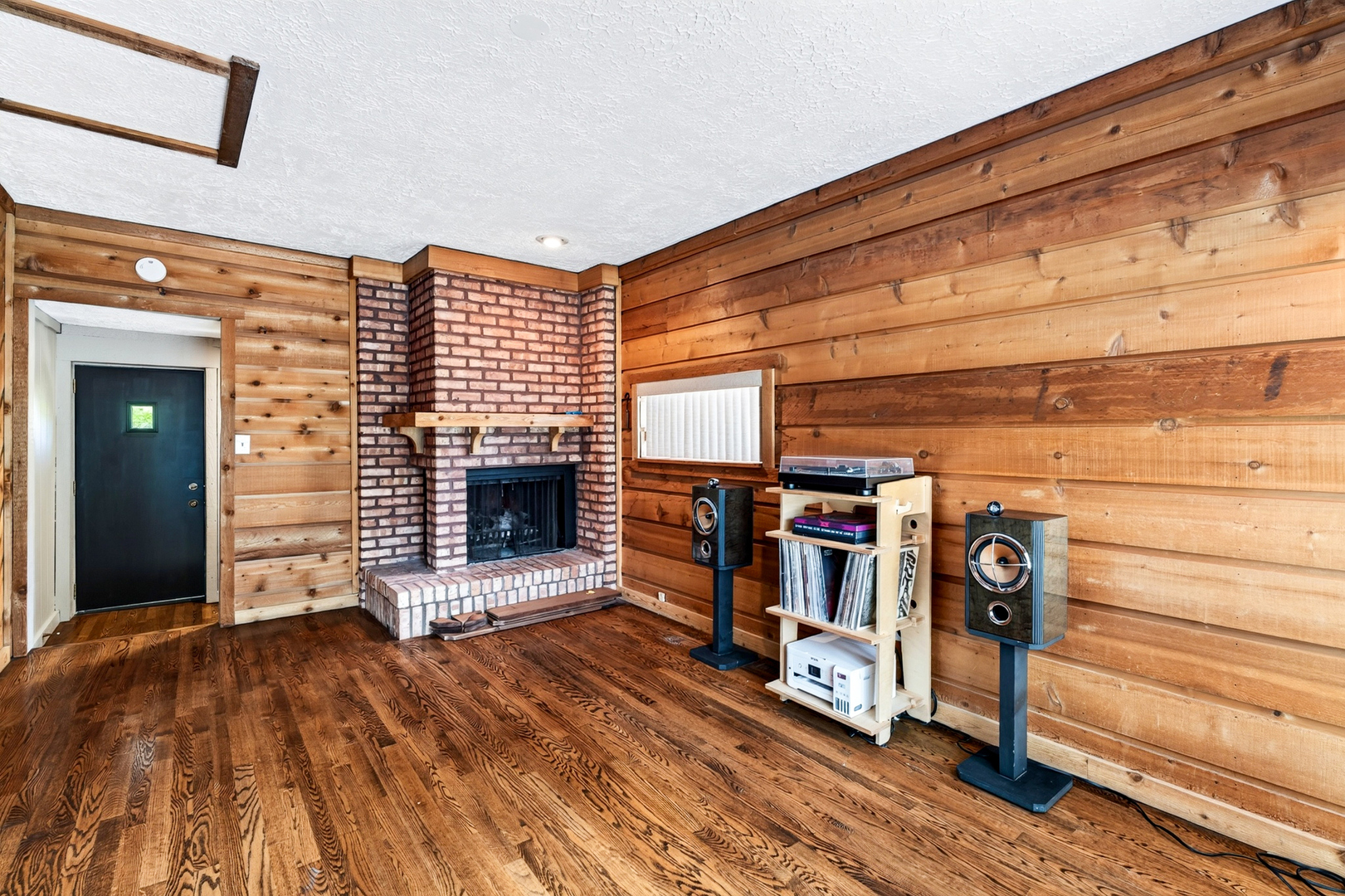 1050 Cedar Street Property Photo 23