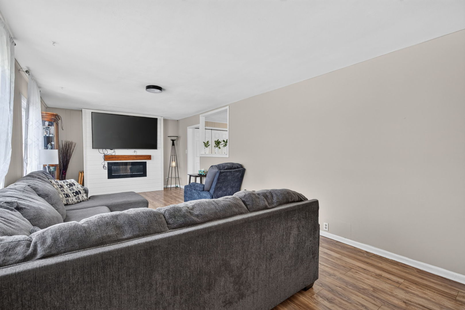27 Belmont Drive Property Photo 5