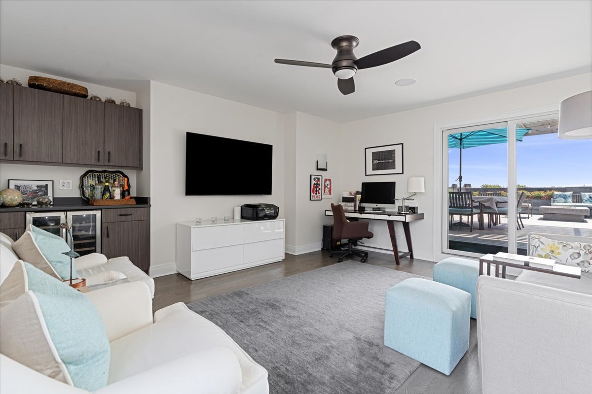 1350 W Diversey Parkway 3 Property Photo 2