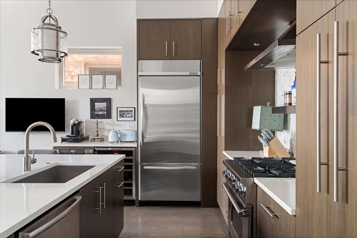 1350 W Diversey Parkway 3 Property Photo 10