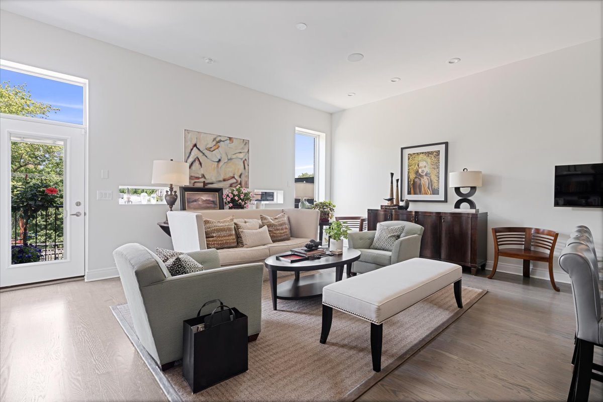 1350 W Diversey Parkway 3 Property Photo 12