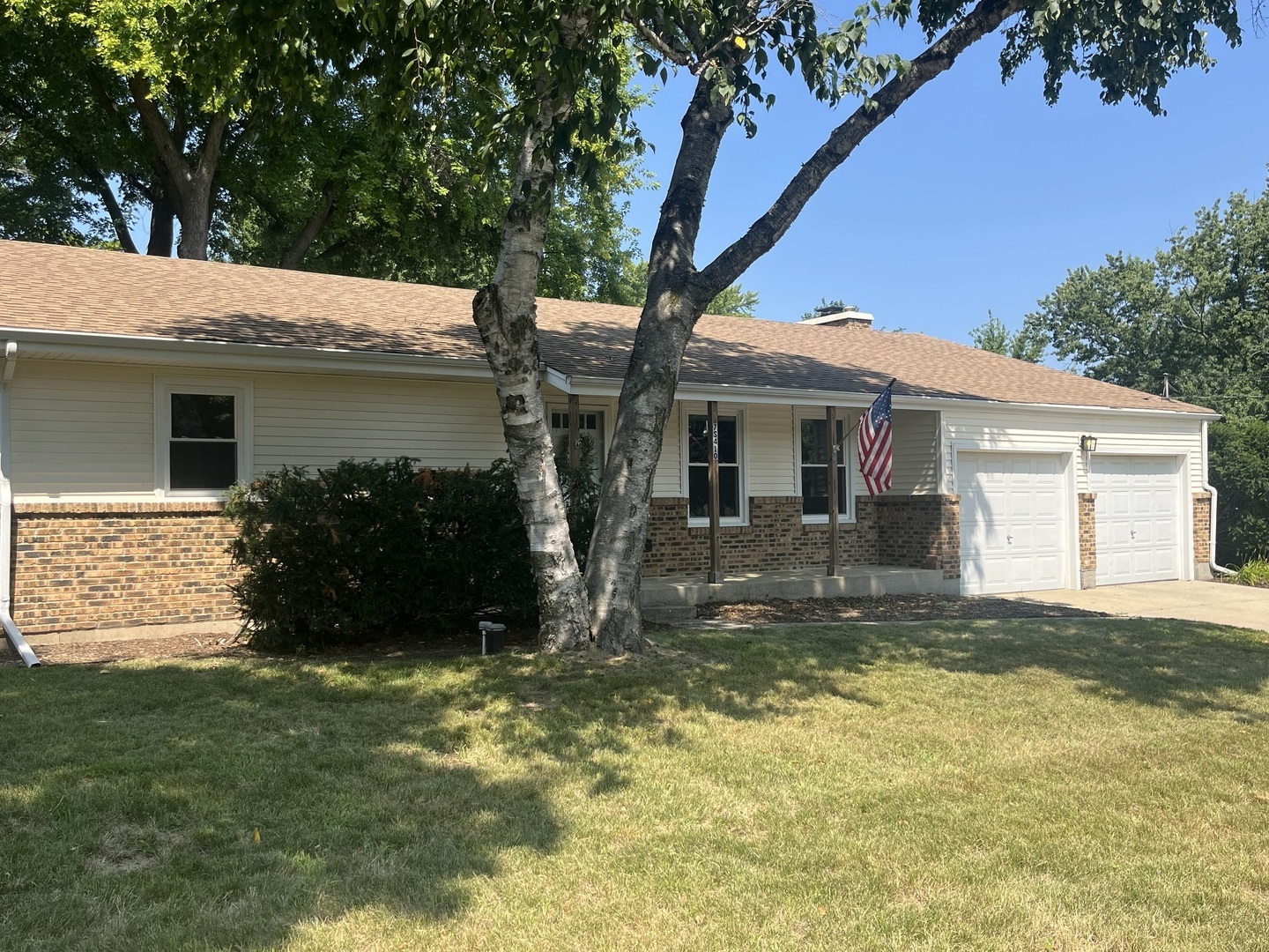 7s410 Midfield Drive Property Photo 3