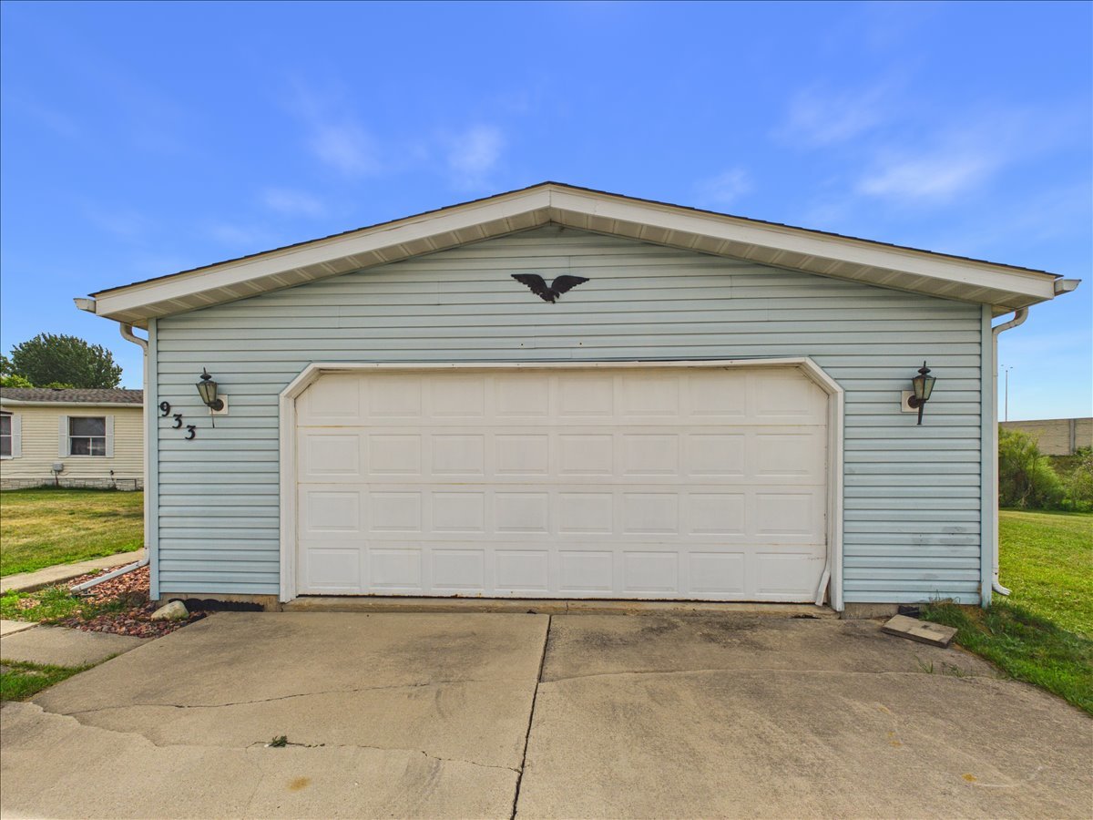 933 Micole Drive Property Photo 4