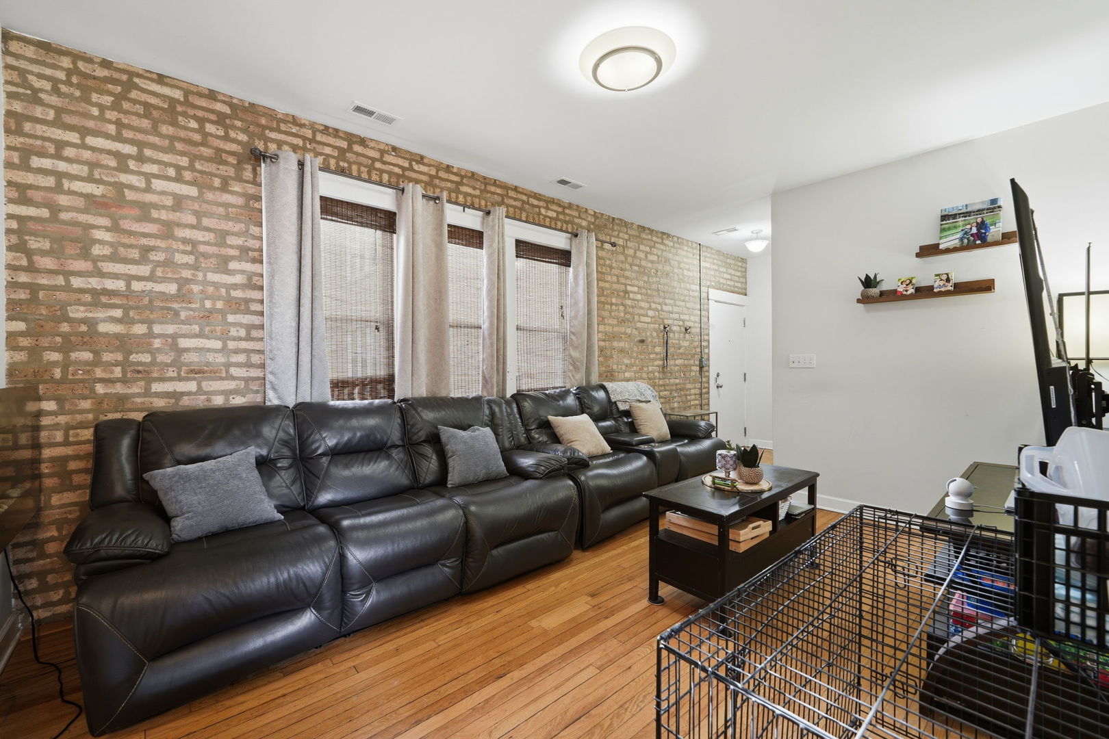 4343 N Sacramento Avenue 2a Property Photo 6