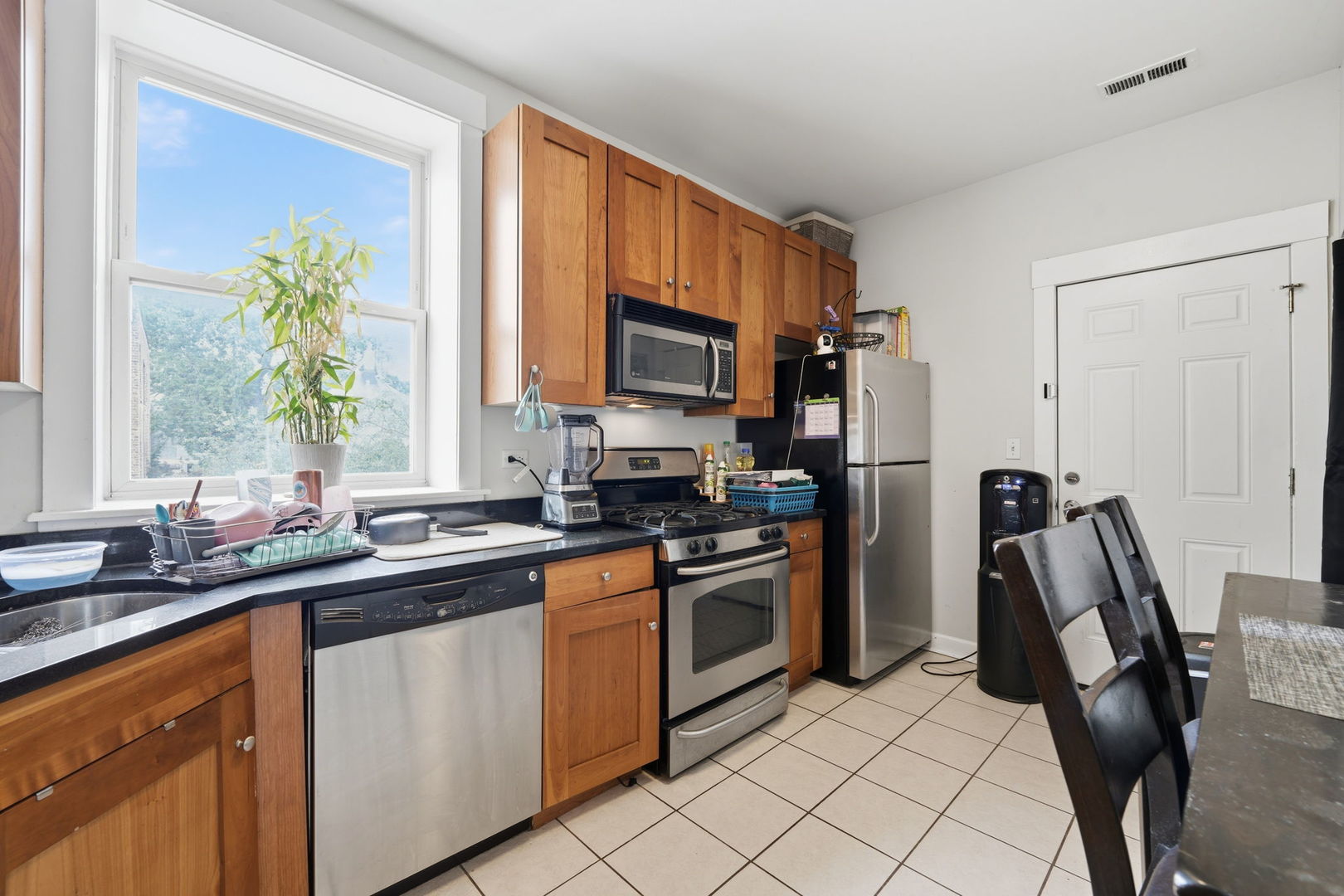 4343 N Sacramento Avenue 2a Property Photo 7
