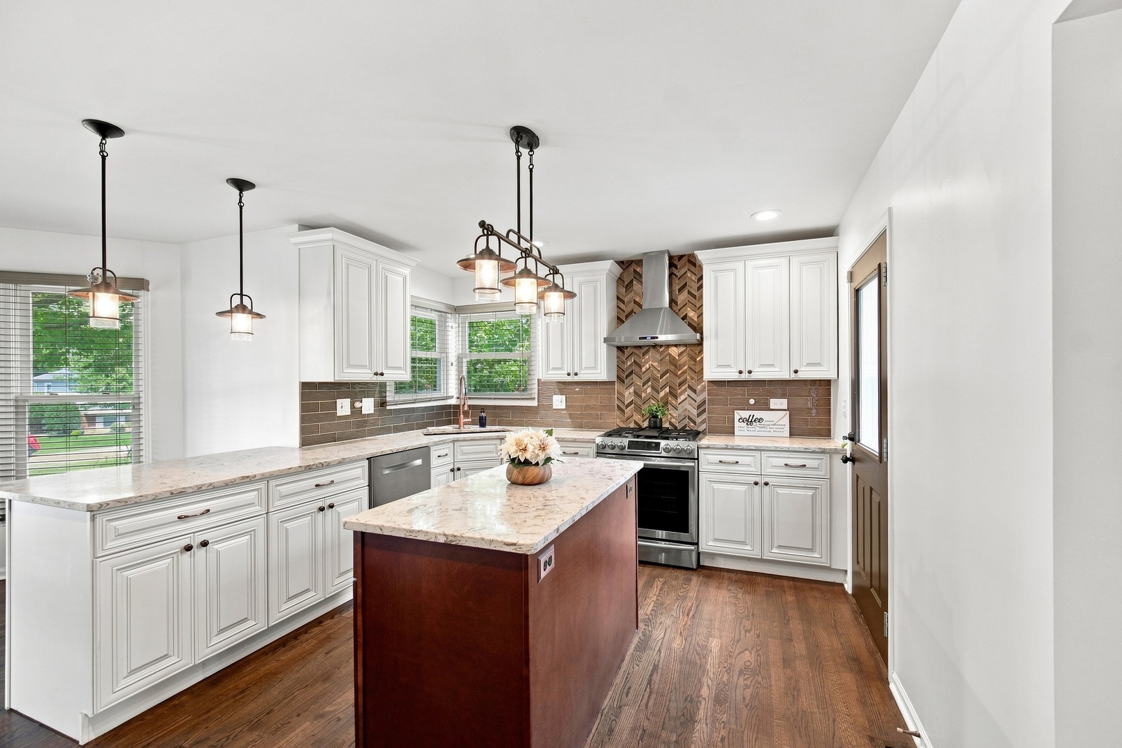 3985 Dorchester Avenue Property Photo 4
