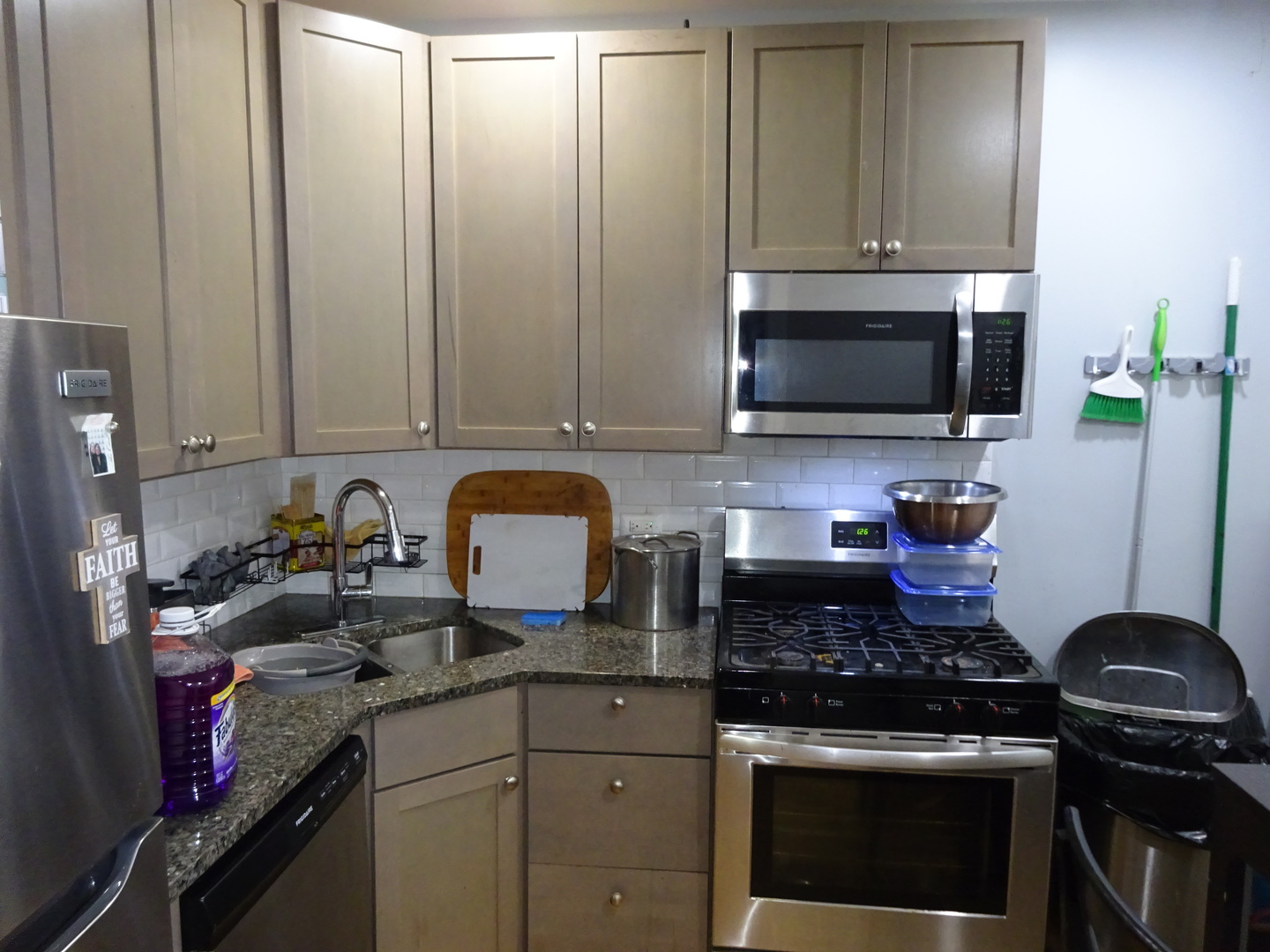 4353 N Lockwood Avenue Property Photo 9
